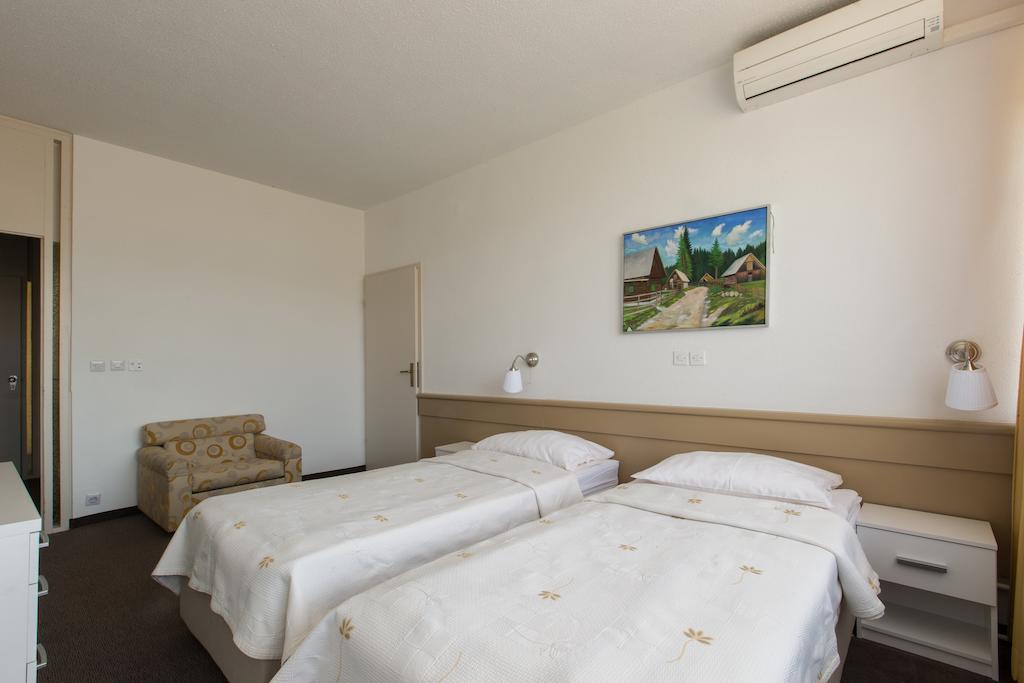 בלד Hotel Krim מראה חיצוני תמונה