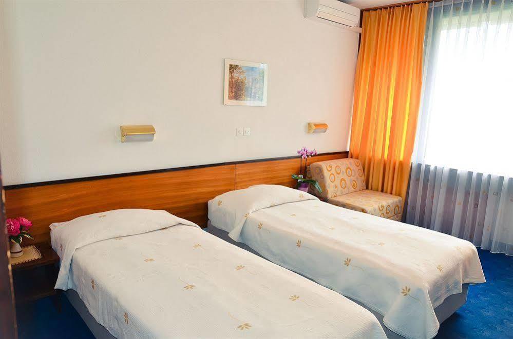 בלד Hotel Krim מראה חיצוני תמונה